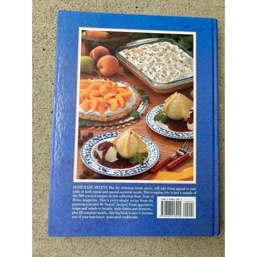 Taste of‎ home 2002 annual recipes cookbook
